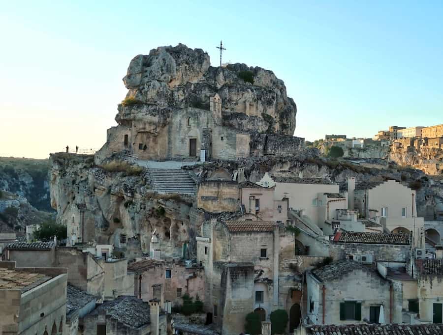 Image of Monterrone, a stone church carved into the rock