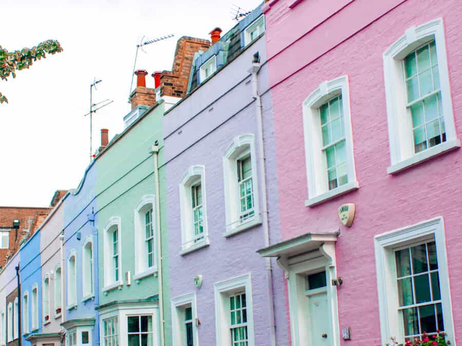 image of the pastel coloured houses in Notting Hill, London