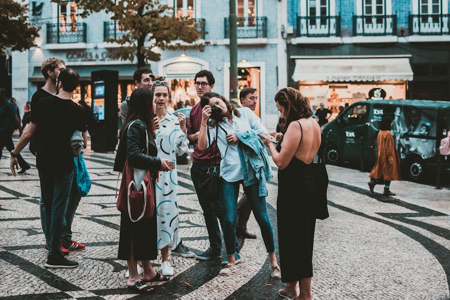 Image of several travellers together on a tour in the city