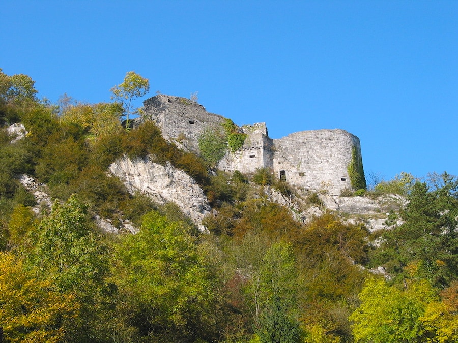 Image of an old castle ruin sitting on top of a hill in Dinant